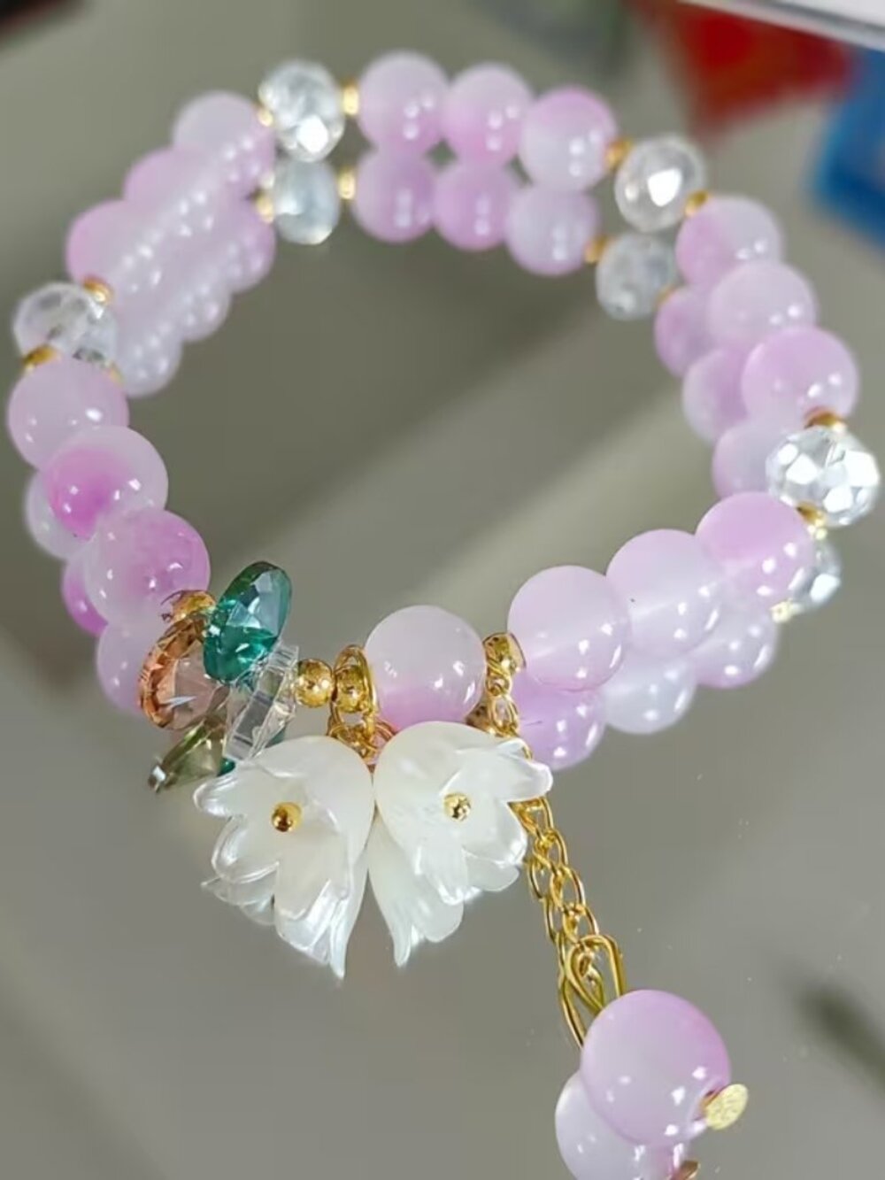 Cream Two-tone Lily Women's Crystal Flowers Bracelet